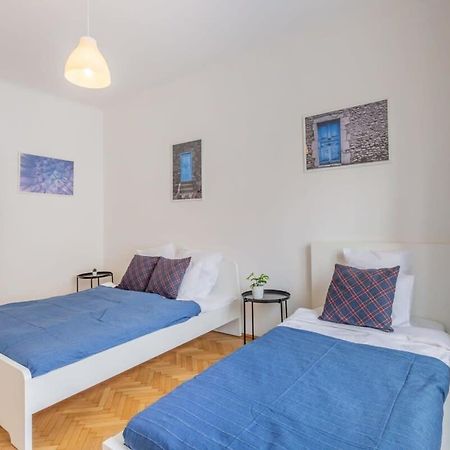 Home Away From Home In The Center Budapest Eksteriør billede