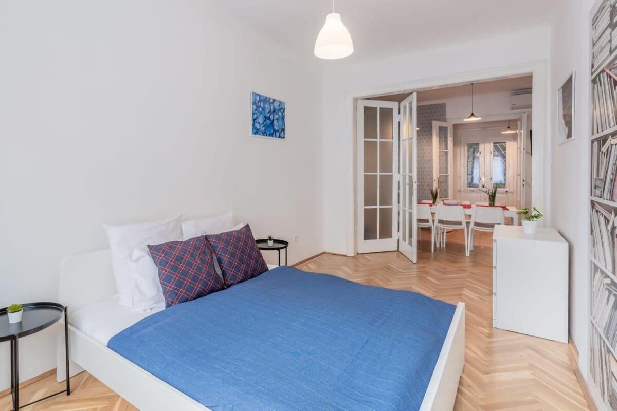 Home Away From Home In The Center Budapest Eksteriør billede