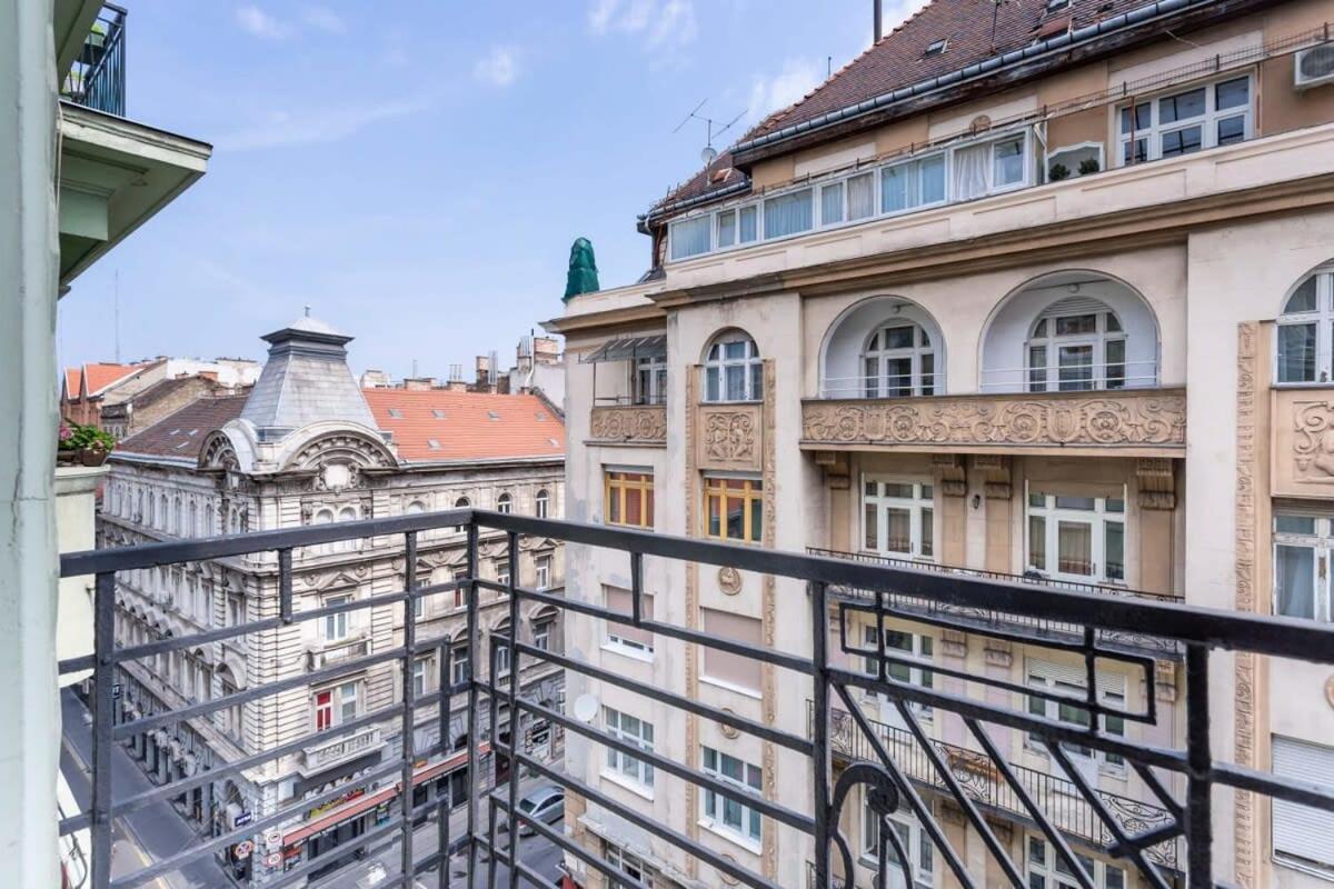 Home Away From Home In The Center Budapest Eksteriør billede