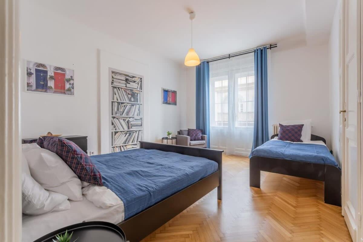 Home Away From Home In The Center Budapest Eksteriør billede