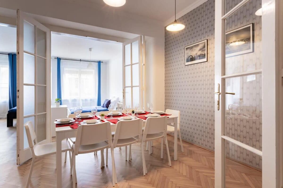 Home Away From Home In The Center Budapest Eksteriør billede